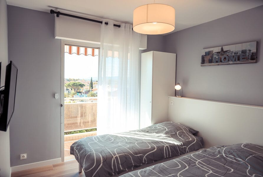 appart_vue_chambre_2lits - location appartement frejus